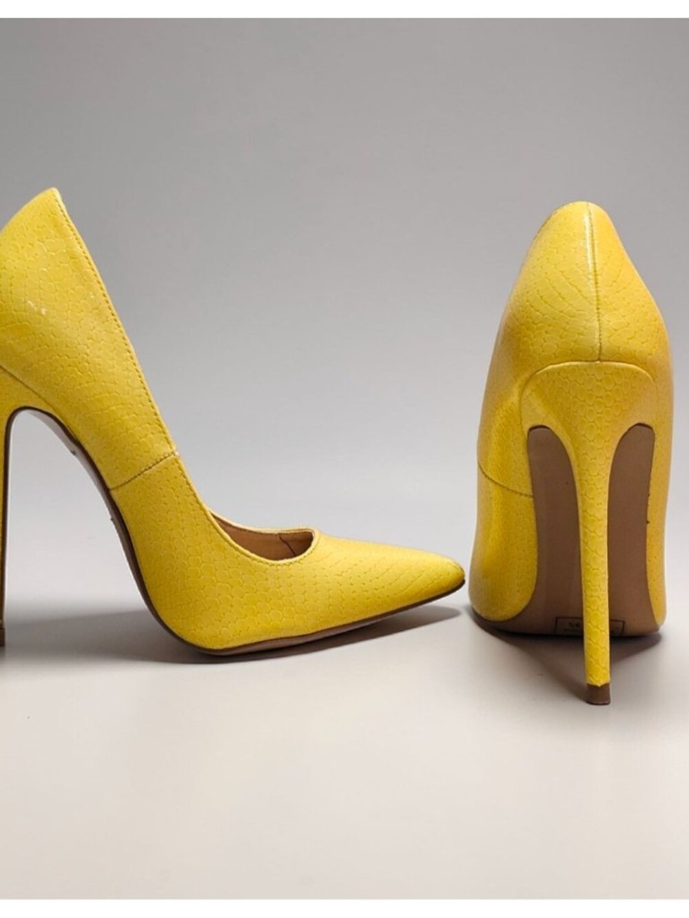 Yellow High Heel Pumps With Faux Snakeskin Texture & Pointed Toe Design - Picture 3 of 16